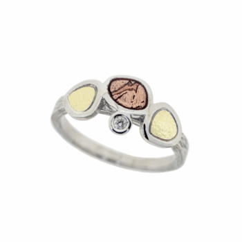 Anillo de plato, oro, esmalte y brillante